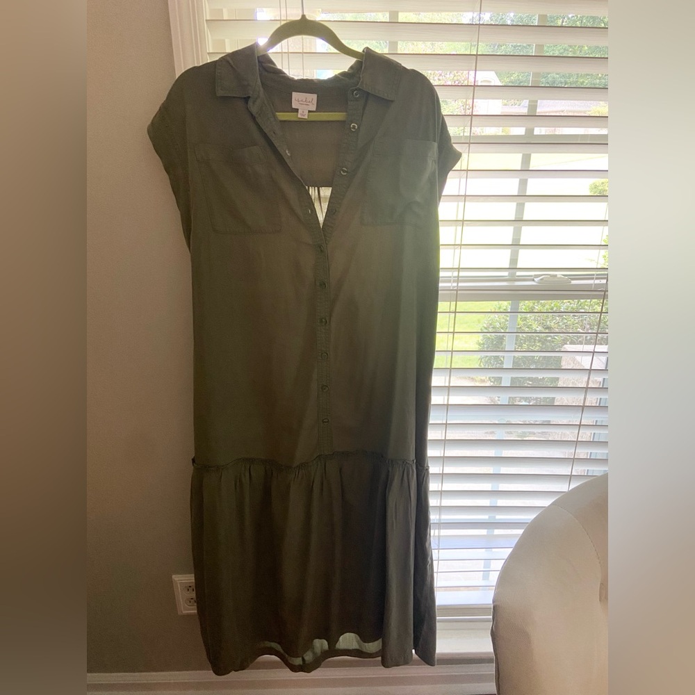 Ingrid & Isabel Maternity midi dress